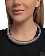 Load image into Gallery viewer, Paparazzi Necklace Subtle Selfie - Black