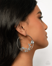 Load image into Gallery viewer, Paparazzi Earrings Blooming Benefit - Silver