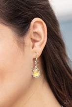 Load image into Gallery viewer, Paparazzi Necklaces idescently Irresistible - Yellow