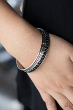 Load image into Gallery viewer, Pre Order Paparazzi Bracelets Flawless Flaunter - Black