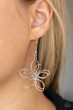 Load image into Gallery viewer, Flower Garden Fashionista - Silver necklace