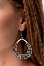 Load image into Gallery viewer, Paparazzi Fashion Fix Glimpses of Malibu - Complete Trend Blend