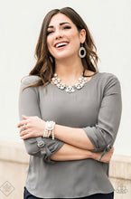 Load image into Gallery viewer, Paparazzi Fiercely Fifth Avenue Fashion Fix set