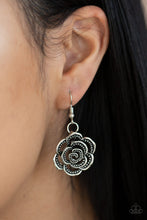 Load image into Gallery viewer, Paparazzi Necklaces Garden Rose - Silver