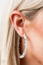 Load image into Gallery viewer, Paparazzi Fashion Fix Fiercely 5th Avenue - Complete Trend Blend