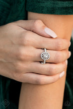 Load image into Gallery viewer, Paparazzi Fashion Fix Fiercely 5th Avenue - Complete Trend Blend