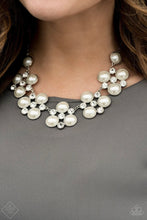 Load image into Gallery viewer, Paparazzi Fiercely Fifth Avenue Fashion Fix set