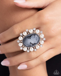 Paparazzi Ring Vintage Glam - Black Coming Soon