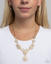 Load image into Gallery viewer, Paparazzi Necklace Sunburst Selfie - Gold Coming Soon
