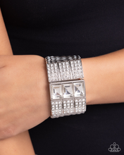Load image into Gallery viewer, Paparazzi Bracelet Dramatic Diva - White
