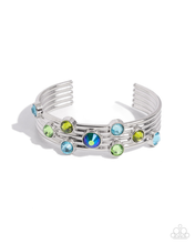 Load image into Gallery viewer, Paparazzi Bracelet Majestic Medallions - Green Coming Soon
