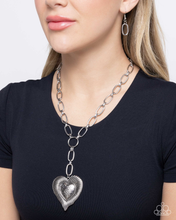 Load image into Gallery viewer, Paparazzi Necklace High Fidelity - Silver
