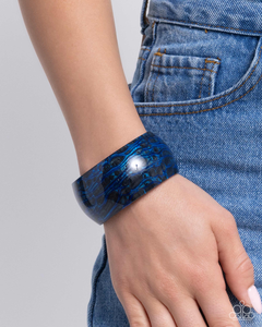 Paparazzi  Bracelet Radical Rendezvous - Blue Coming Soon