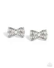 Load image into Gallery viewer, Paparazzi Set Aria Pearl Bow
