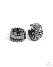 Load image into Gallery viewer, Paparazzi Earrings Seamless Sass - Black
