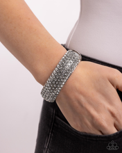 Load image into Gallery viewer, Paparazzi Bracelet Triumphant Twinkle - White
