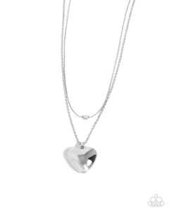 Paparazzi Necklace Halting Hearts - Silver