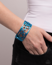 Load image into Gallery viewer, Paparazzi Bracelet Steal Your Heart - Blue
