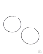 Load image into Gallery viewer, Paparazzi Earrings Closer To Chic - Black
