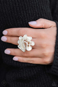 Paparazzi Rings Crimped Confidence - White