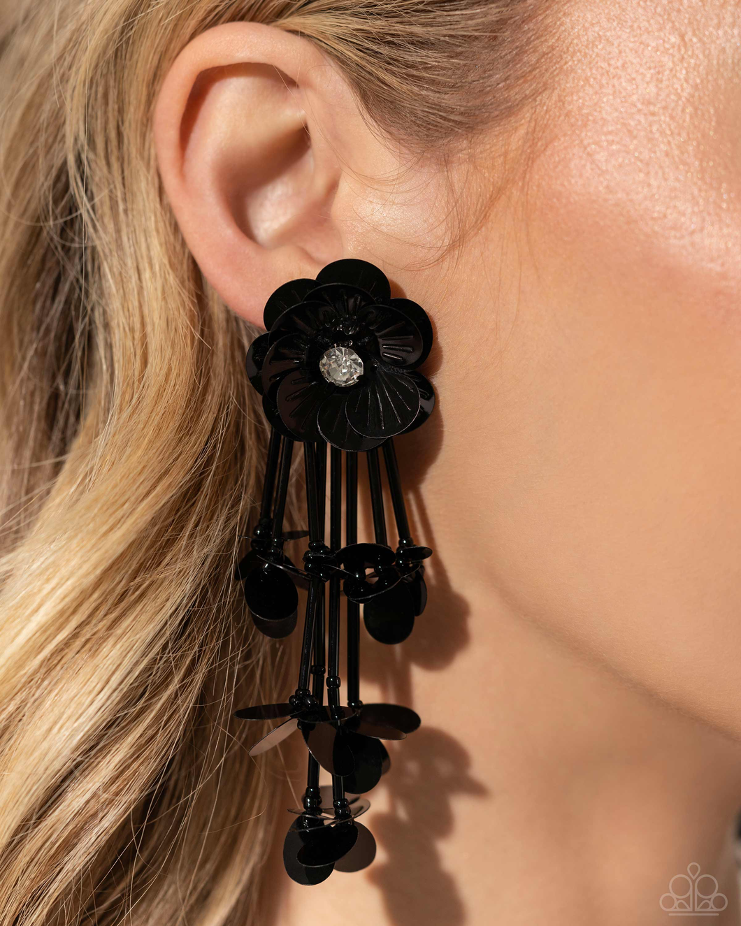 Paparazzi Earrings Floral Future - Black April LOP 2024