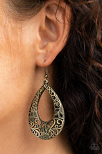 Load image into Gallery viewer, Paparazzi Earrings Get Into The GROVE - Brass
