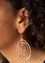 Load image into Gallery viewer, Paparazzi Earrings Retro Ruins - Rose Gold
