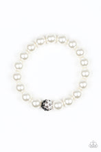 Load image into Gallery viewer, Paparazzi Bracelet Voila! - White
