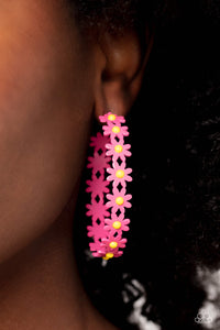 Daisy Disposition - Pink Earrings