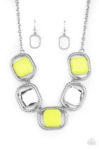 Paparazzi Necklaces Pucker Up - Yellow