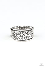 Load image into Gallery viewer, Paparazzi Rings Pick Up The Pieces - Silver
