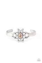 Load image into Gallery viewer, Paparazzi Bracelets Sahara Garden - Pink
