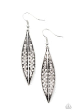 Load image into Gallery viewer, Paparazzi Earrings Hearty Harvest - White
