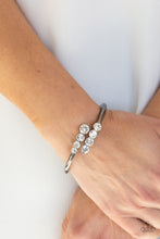 Load image into Gallery viewer, Paparazzi Bracelets Defying Dazzle - Black
