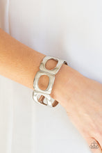 Load image into Gallery viewer, In OVAL Your Head - Silver bracelet

