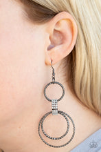 Load image into Gallery viewer, Paparazzi Earrings Getting Hitched - Black
