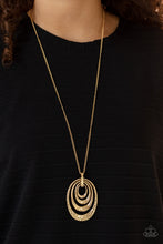 Load image into Gallery viewer, Paparazzi Necklaces Renegade Ripples - Gold
