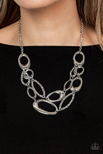 Load image into Gallery viewer, Paparazzi Necklaces Game OVAL - Silver
