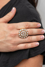 Load image into Gallery viewer, Paparazzi Rings SELFIE-Confidence - Gold
