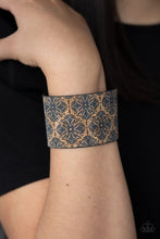 Load image into Gallery viewer, Paparazzi Bracelets Cork Culture - Blue
