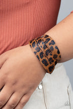 Load image into Gallery viewer, Paparazzi Bracelets Hey GRRirl - Brown
