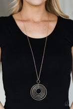 Load image into Gallery viewer, Paparazzi Necklaces Running Circles In My Mind - Rose Gold
