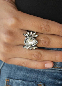 Paparazzi Rings Really Regal black