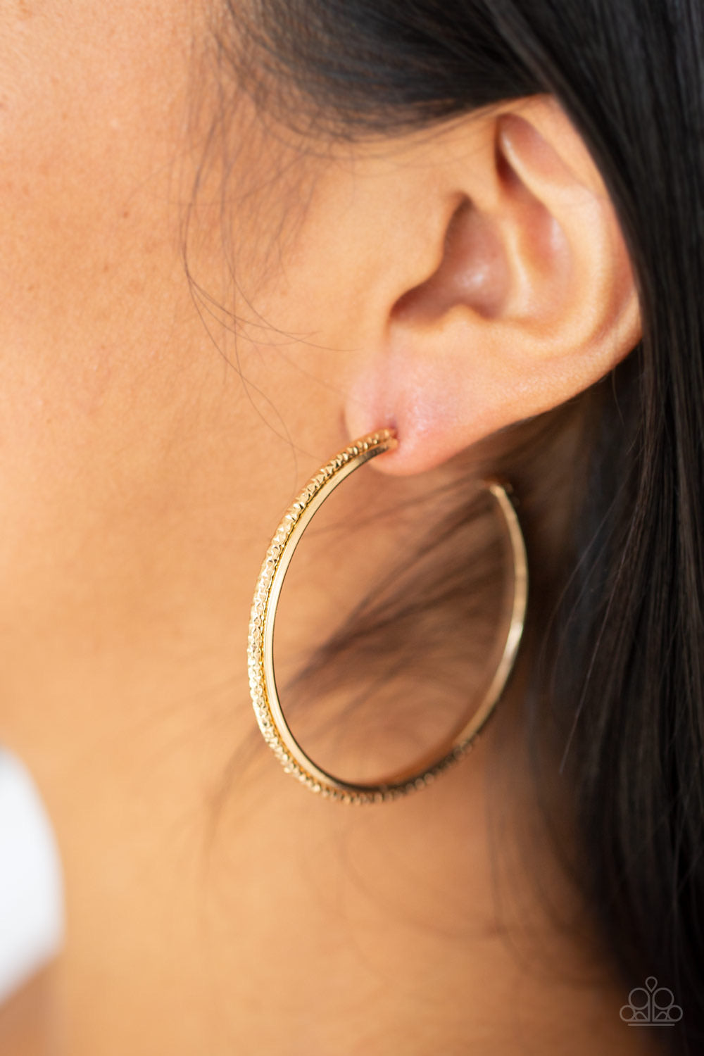 Girl deals gang earrings