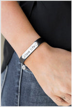 Load image into Gallery viewer, Paparazzi Bracelets Love Life Black
