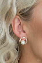 Load image into Gallery viewer, Paparazzi Earrings Stylishly Suave - Gold
