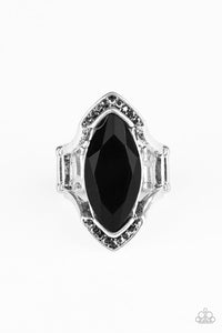 Paparazzi Rings Leading Luster - Black