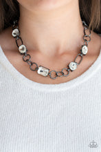 Load image into Gallery viewer, Paparazzi Necklaces Urban District - Black
