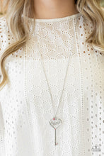 Load image into Gallery viewer, Paparazzi Necklaces The Key To Moms Heart - Pink
