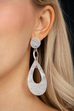 Load image into Gallery viewer, Paparazzi Earrings Beach Oasis - White
